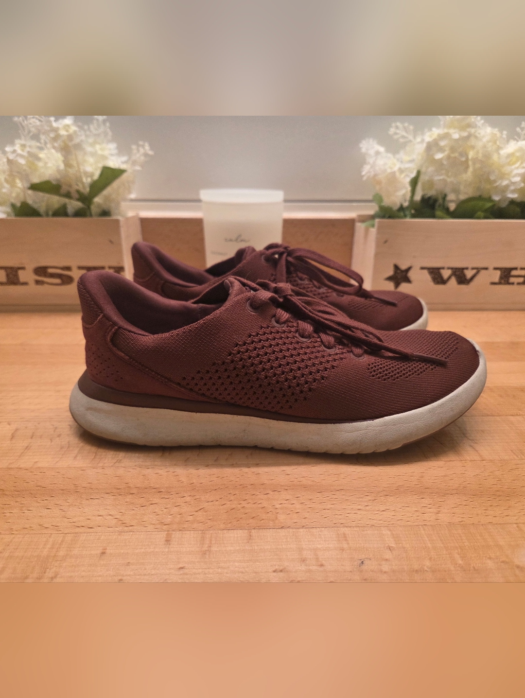 Kizik Lima Unisex Slip-On Sneaker Burgundy Womens 8 Wide/Mens 6.5 Wide